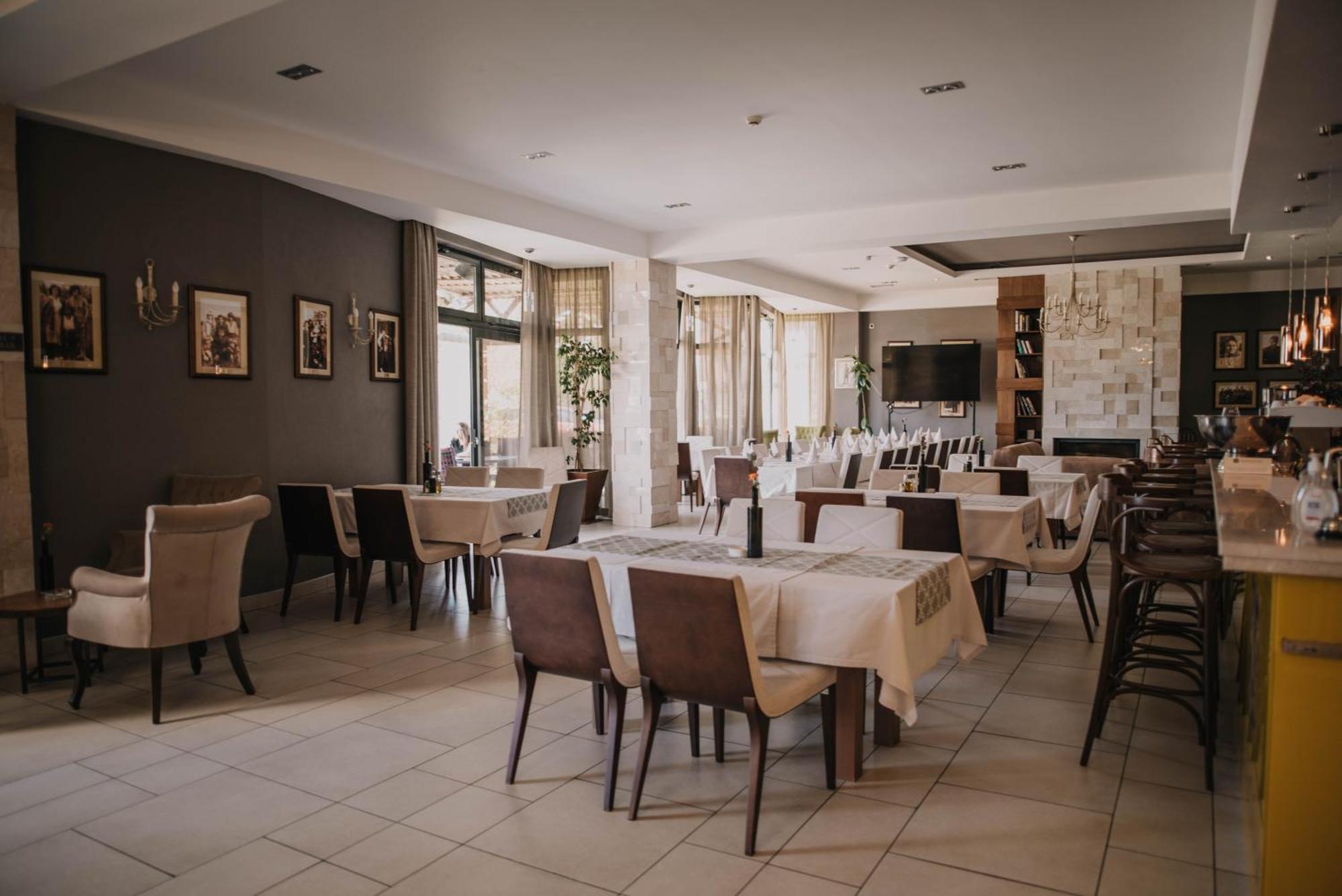 Hotel & Distillery Monogram Gradac  Buitenkant foto