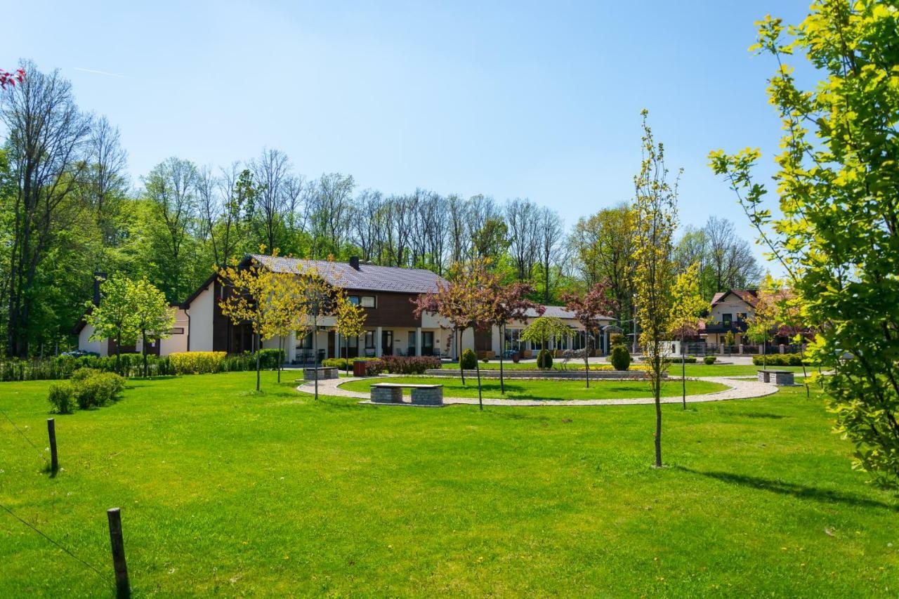 Hotel & Distillery Monogram Gradac  Buitenkant foto