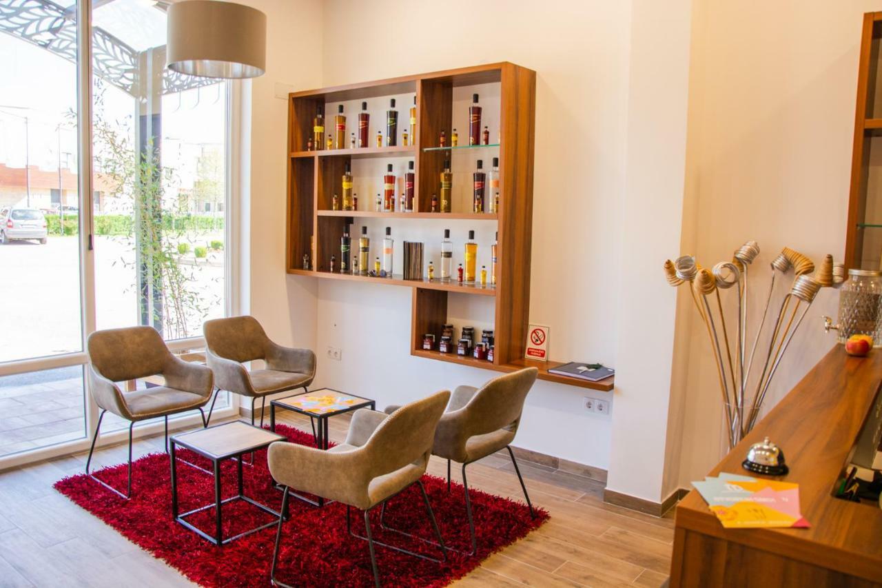 Hotel & Distillery Monogram Gradac  Buitenkant foto