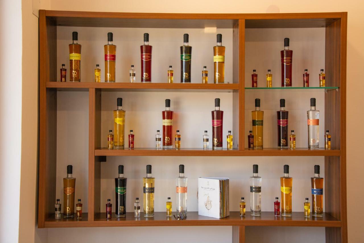 Hotel & Distillery Monogram Gradac  Buitenkant foto