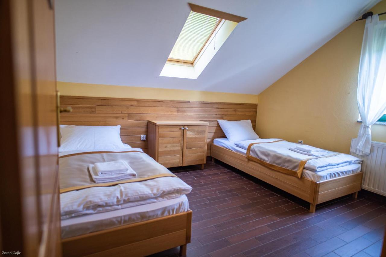 Hotel & Distillery Monogram Gradac  Buitenkant foto